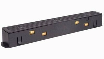 MAXlight (MA0002) – sztywny łącznik zasilania do szyn LED, idealny do tworzenia harmonijnych instalacji oświetleniowych.